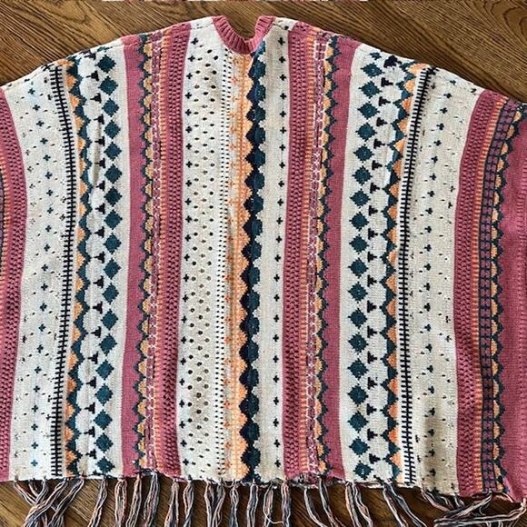 Easel Poncho Sweater Womens M Oversized Colorful Fringe Boho Southwestern - Picture 6 of 8